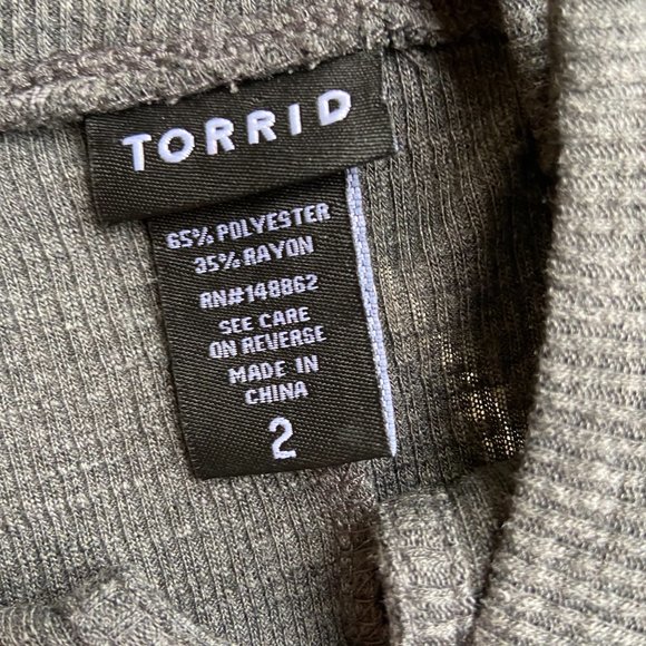 Torrid Gray Charcoal Mock Neck Ribbed Tunic Size 2 - Picture 8 of 8